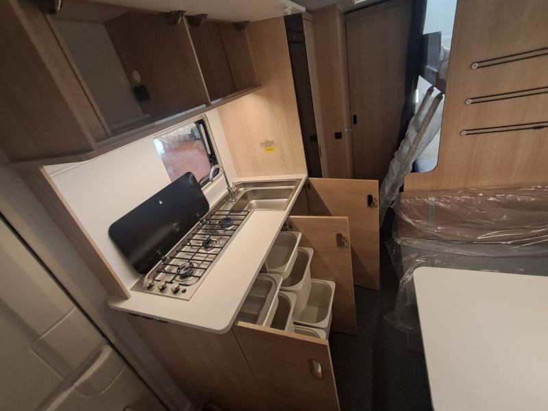 En venta Adria Adria Aviva 522 PT Aire Acondicionado Blanco 2025 Barcelona foto 14