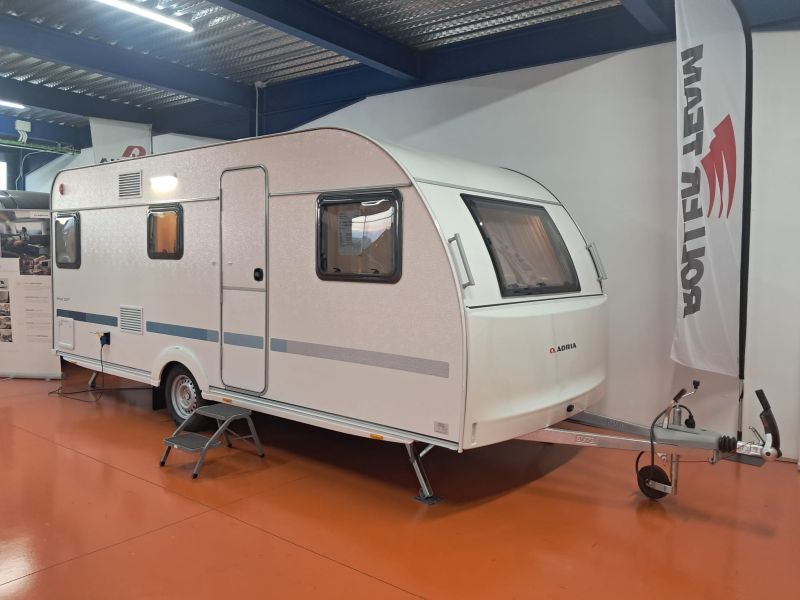 En venta Adria Adria Aviva 522 PT Aire Acondicionado Blanco 2025 Barcelona foto 19