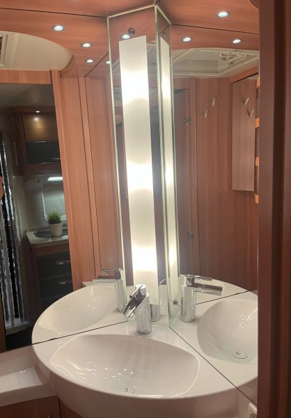 En venta Hobby 490 KMF Luxe Blanco 2014 Madrid foto 14