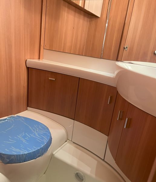 En venta Hobby 490 KMF Luxe Blanco 2014 Madrid foto 15