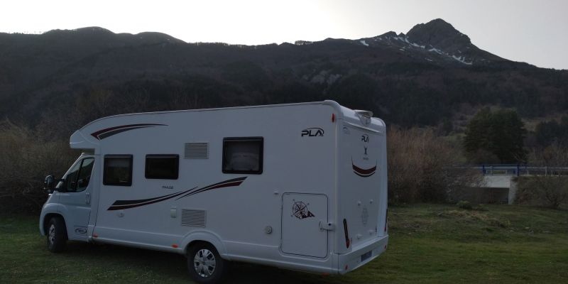 En venta Hobby Vendo PLA Happy 390.  Blanco 2020 Vizcaya foto 2