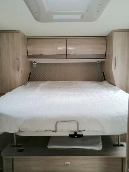 En venta Fiat Autocaravana Integral RAPIDO 8096 Blanco 2020 Huelva foto 7
