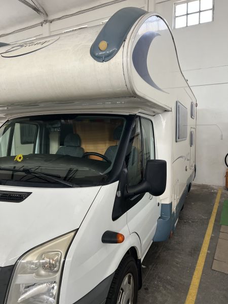En venta Ford Bluecamp sky70 Blanco 2010 Badajoz foto 2