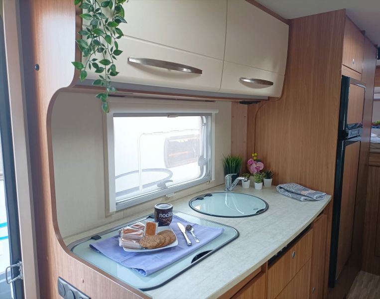 En venta Carthago Se vende autocaravana Blanco 2015 Córdoba foto 4