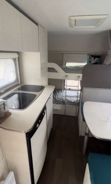 En venta Caravelair ANTARES FAMILY 476 Blanco 2018 Barcelona foto 2