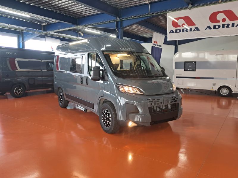 En venta Giotti LineGlobecar Giottiline Giottivan 54T Privilege Sport Edition 140 cv Grigio Lanzarote 2026 Gris 2026 Barcelona foto 1