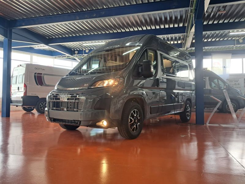En venta Giotti LineGlobecar Giottiline Giottivan 54T Privilege Sport Edition 140 cv Grigio Lanzarote 2026 Gris 2026 Barcelona foto 2