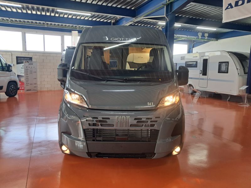 En venta Giotti LineGlobecar Giottiline Giottivan 54T Privilege Sport Edition 140 cv Grigio Lanzarote 2026 Gris 2026 Barcelona foto 3