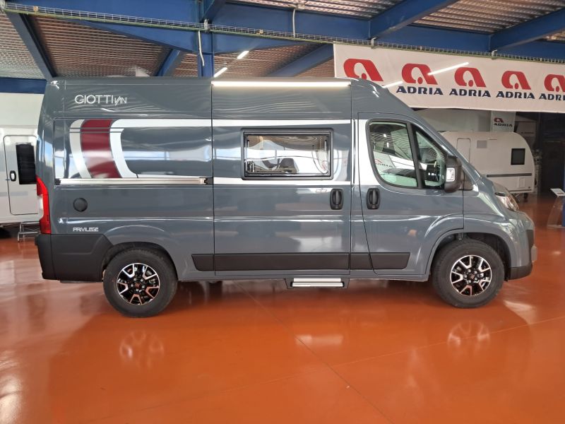 En venta Giotti LineGlobecar Giottiline Giottivan 54T Privilege Sport Edition 140 cv Grigio Lanzarote 2026 Gris 2026 Barcelona foto 5