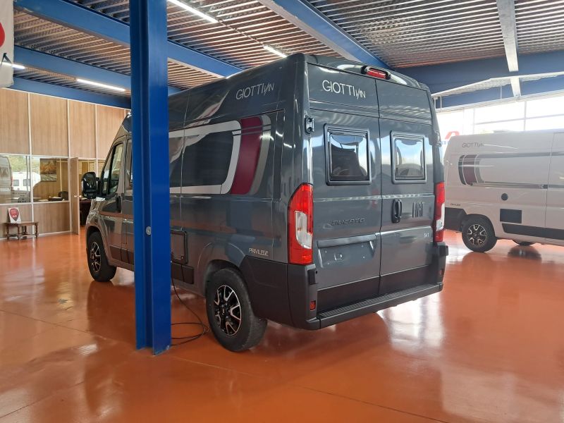 En venta Giotti LineGlobecar Giottiline Giottivan 54T Privilege Sport Edition 140 cv Grigio Lanzarote 2026 Gris 2026 Barcelona foto 7