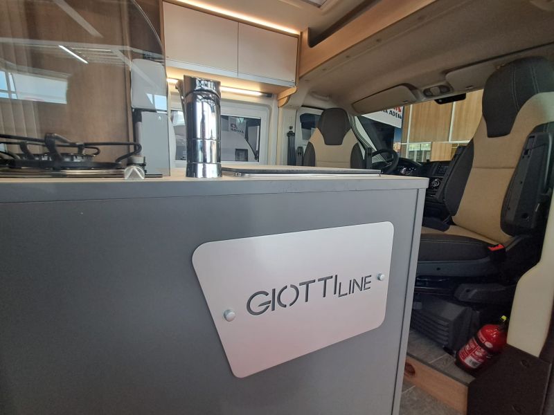 En venta Giotti LineGlobecar Giottiline Giottivan 54T Privilege Sport Edition 140 cv Grigio Lanzarote 2026 Gris 2026 Barcelona foto 9