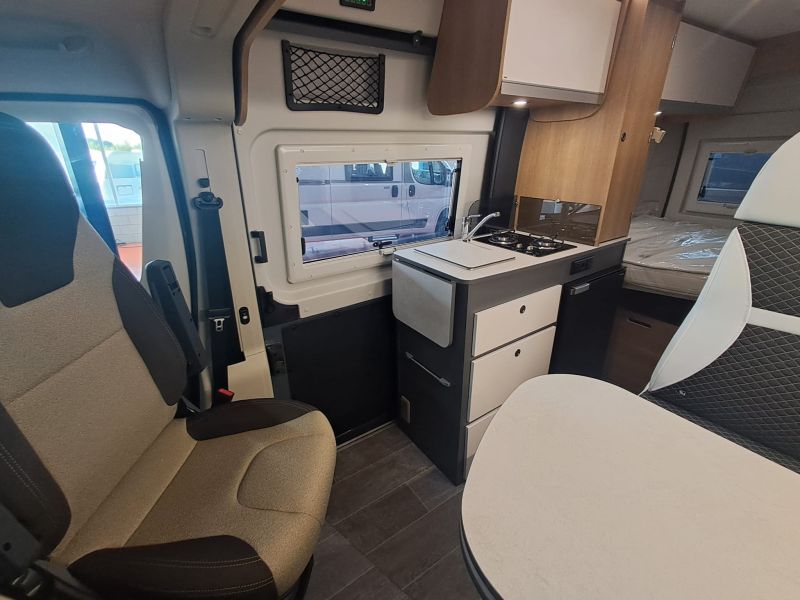 En venta Giotti LineGlobecar Giottiline Giottivan 54T Privilege Sport Edition 140 cv Grigio Lanzarote 2026 Gris 2026 Barcelona foto 12