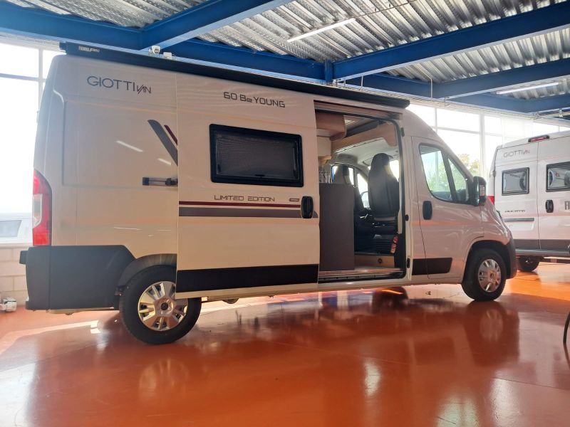 En venta Giotti LineGlobecar Giottiline Giottivan Peugeot Boxer 60 By 60 Be Young 120 Limited Edition Blanco 2026 Barcelona foto 5