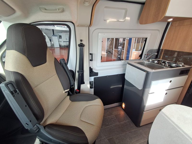 En venta Giotti LineGlobecar Giottiline Giottivan Peugeot Boxer 60 By 60 Be Young 120 Limited Edition Blanco 2026 Barcelona foto 10