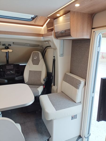 En venta Dethleffs Trend T 7057 EB Blanco 2022 Navarra foto 11