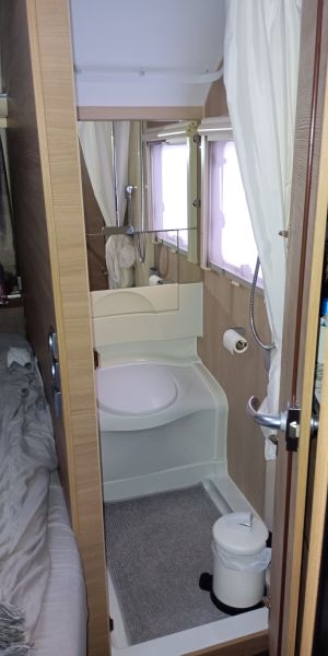 En venta Adria Adora 613PK Blanco 2019 Alicante foto 13
