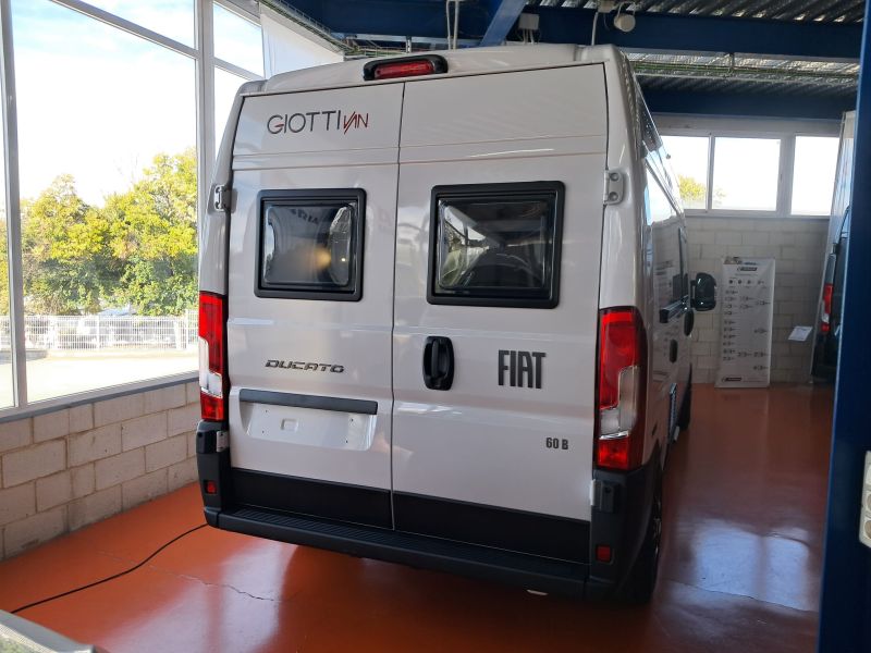 En venta Giotti LineGlobecar Giottiline Giottivan 60 B 140 Privilege Sport Edition Blanco 2026 Barcelona foto 4