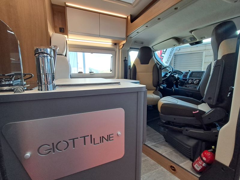 En venta Giotti LineGlobecar Giottiline Giottivan 60 B 140 Privilege Sport Edition Blanco 2026 Barcelona foto 7