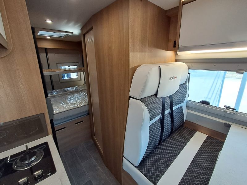 En venta Giotti LineGlobecar Giottiline Giottivan 60 B 140 Privilege Sport Edition Blanco 2026 Barcelona foto 19