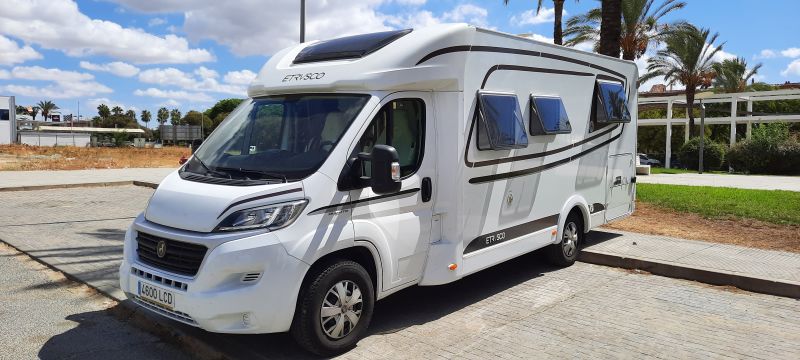En venta Etrusco T7400QB Blanco 2019 Huelva foto 1