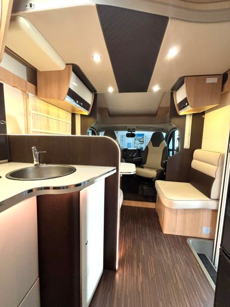 En venta McLouis MC4 279 Blanco 2022 Madrid foto 5