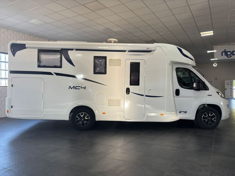 En venta McLouis MC4 279 Blanco 2022 Madrid foto 8
