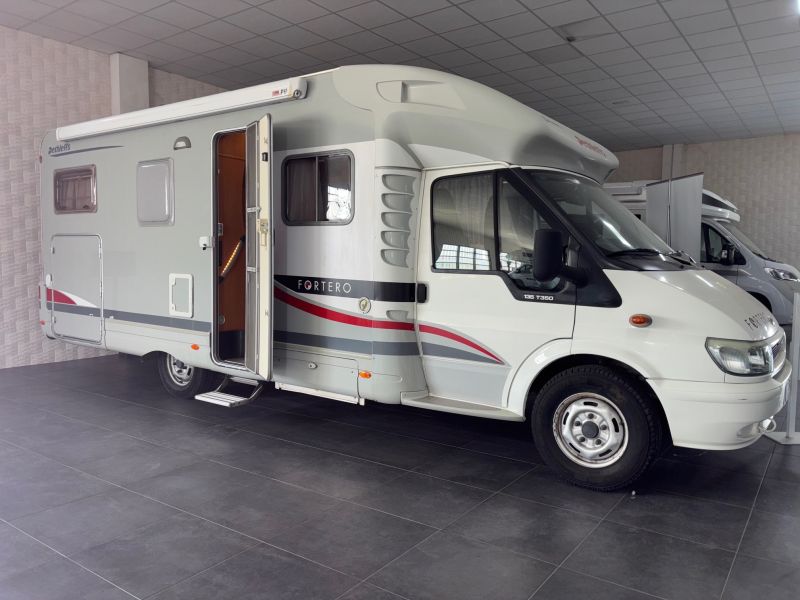En venta Dethleffs FORTERO H6975 Blanco 2006 Madrid foto 3
