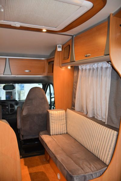 En venta Dethleffs FORTERO H6975 Blanco 2006 Madrid foto 6