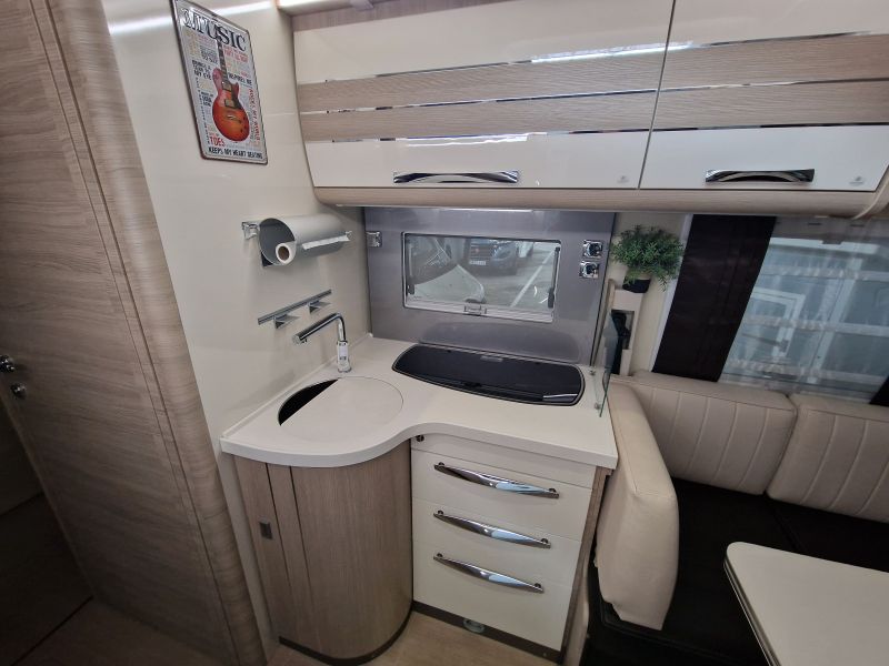 En venta Mobilvetta K Yacht 90 Tecno Line Blanco 2019 Álava foto 18