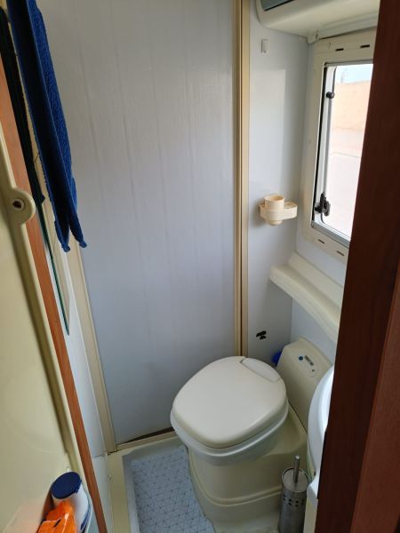 En venta Moncayo Mediterráneo 435 Blanco 2005 Alicante foto 7
