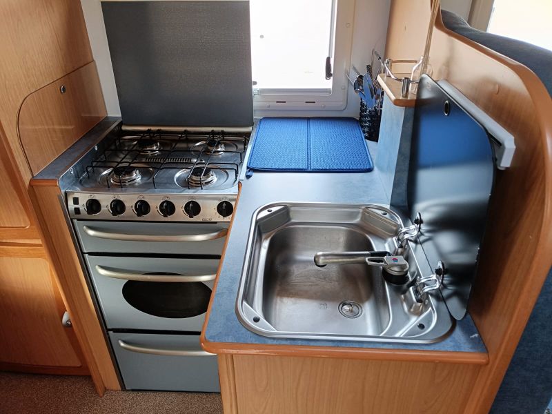 En venta Moncayo Mediterráneo 435 Blanco 2005 Alicante foto 11