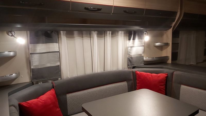 En venta Hobby 560 KMFe de Luxe Edition Blanco 2019 Barcelona foto 5