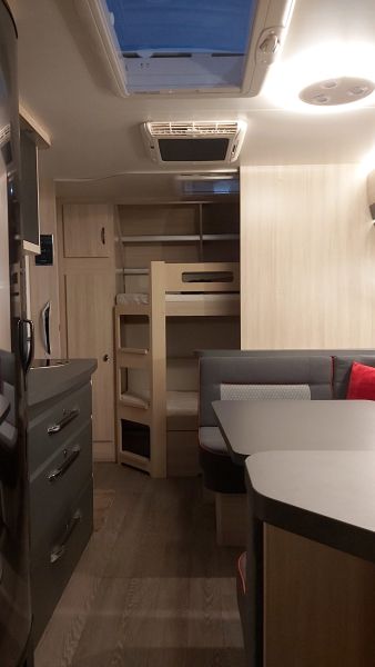 En venta Hobby 560 KMFe de Luxe Edition Blanco 2019 Barcelona foto 7