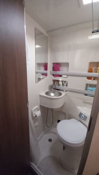 En venta Westfalia Amundsen 540   -  130cv Azul 2017 Barcelona foto 9