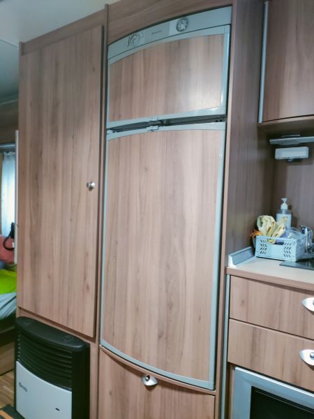 En venta Bürstner 500 TK Blanco 2008 Madrid foto 8