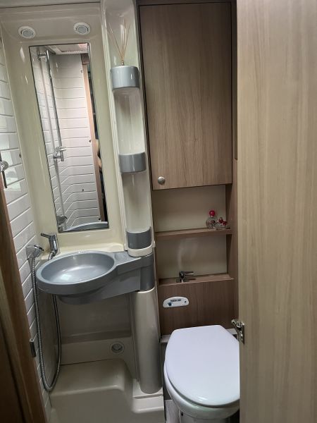 En venta Bürstner Averso fifty 500TK Gris 2011 Barcelona foto 3