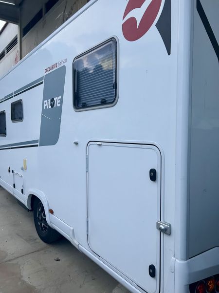 En venta Pilote P746 Exclusive Edition Blanco 2022 Barcelona foto 2