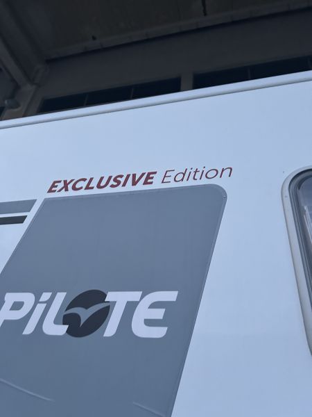En venta Pilote P746 Exclusive Edition Blanco 2022 Barcelona foto 3