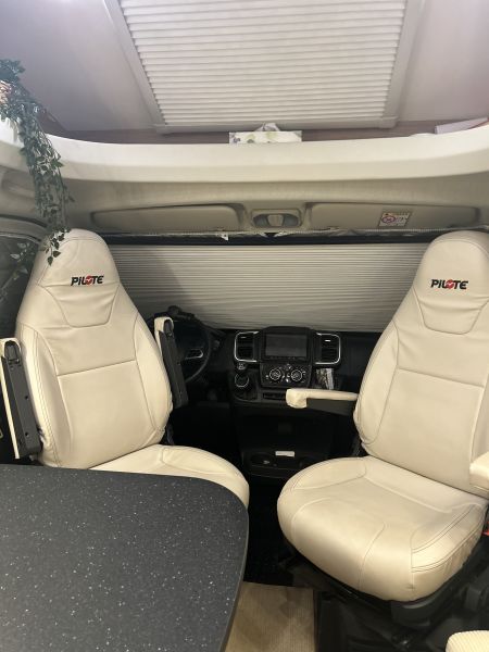 En venta Pilote P746 Exclusive Edition Blanco 2022 Barcelona foto 7
