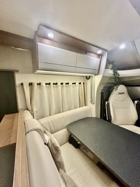 En venta Pilote P746 Exclusive Edition Blanco 2022 Barcelona foto 9