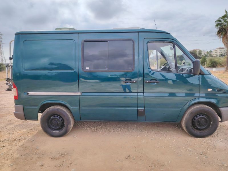 En venta Mercedes-Benz 208 cdi Verde 2005 Málaga foto 2