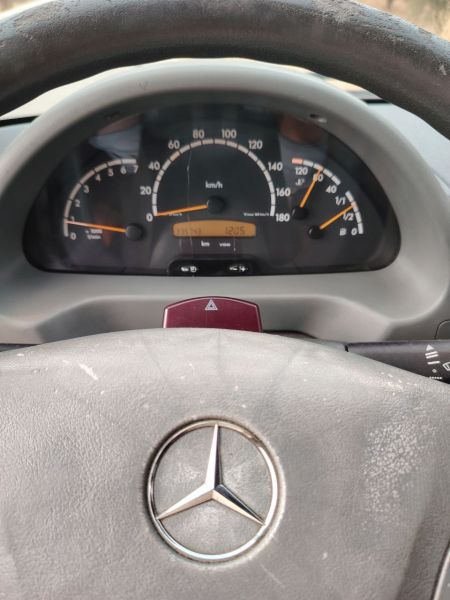 En venta Mercedes-Benz 208 cdi Verde 2005 Málaga foto 10