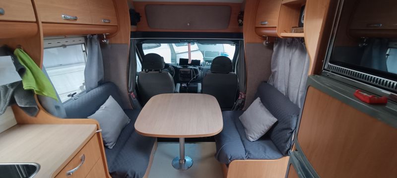 En venta Chausson Welcom 74 Blanco 2006 Barcelona foto 9