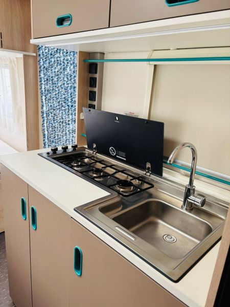 En venta Adria Aviva 495lx  Blanco 2018 Barcelona foto 19