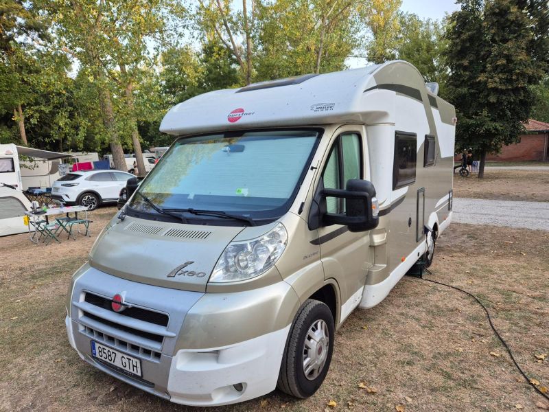 En venta Bürstner IT664 Beige 2010 Huelva foto 3