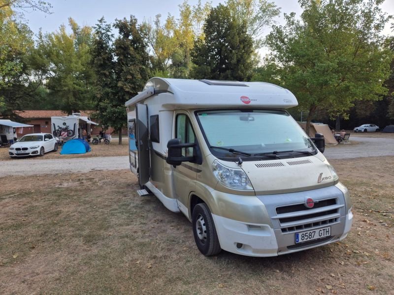 En venta Bürstner IT664 Beige 2010 Huelva foto 4