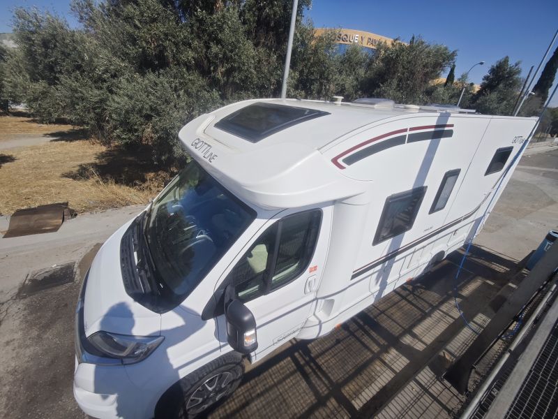 En venta Giotti LineGlobecar Siena 385 Blanco 2021 Madrid foto 2