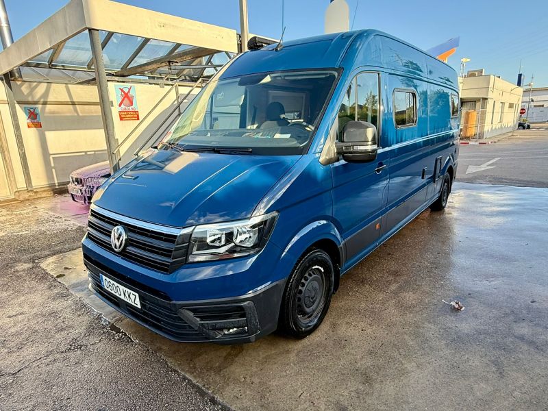 En venta Volkswagen VOLSWAGEN CRAGTER CAMPER L4H3 177CV 4X4 Azul 2018 Murcia foto 2