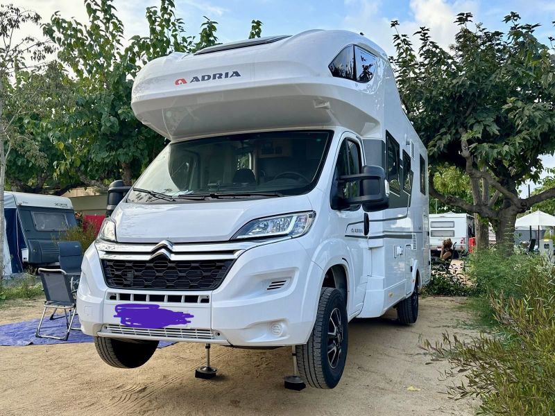 En venta Adria Coral xl 650 sp Blanco 2023 Barcelona foto 1