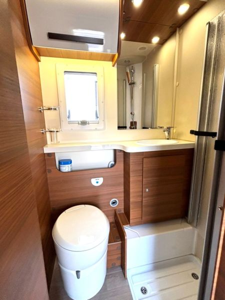 En venta Elnagh BARON 22 Blanco 2023 Madrid foto 8